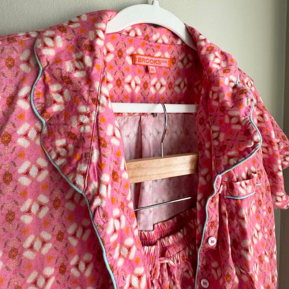 Brooks Ave Pink Scalloped Pajama Set Long Pant & Short Sleeve Top Sweet Pea NEW - Picture 3 of 11